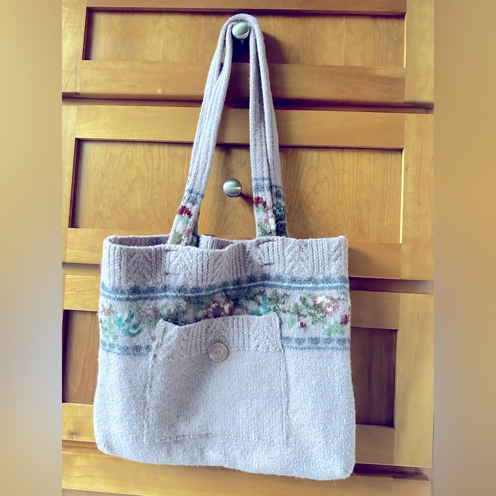 Felted wool handmade purse light lavender
New never used